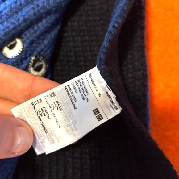 Anya Hindmarch Uniqlo collab blue touch of wool heattech knitted stole scarf NWT - Picture 8 of 9